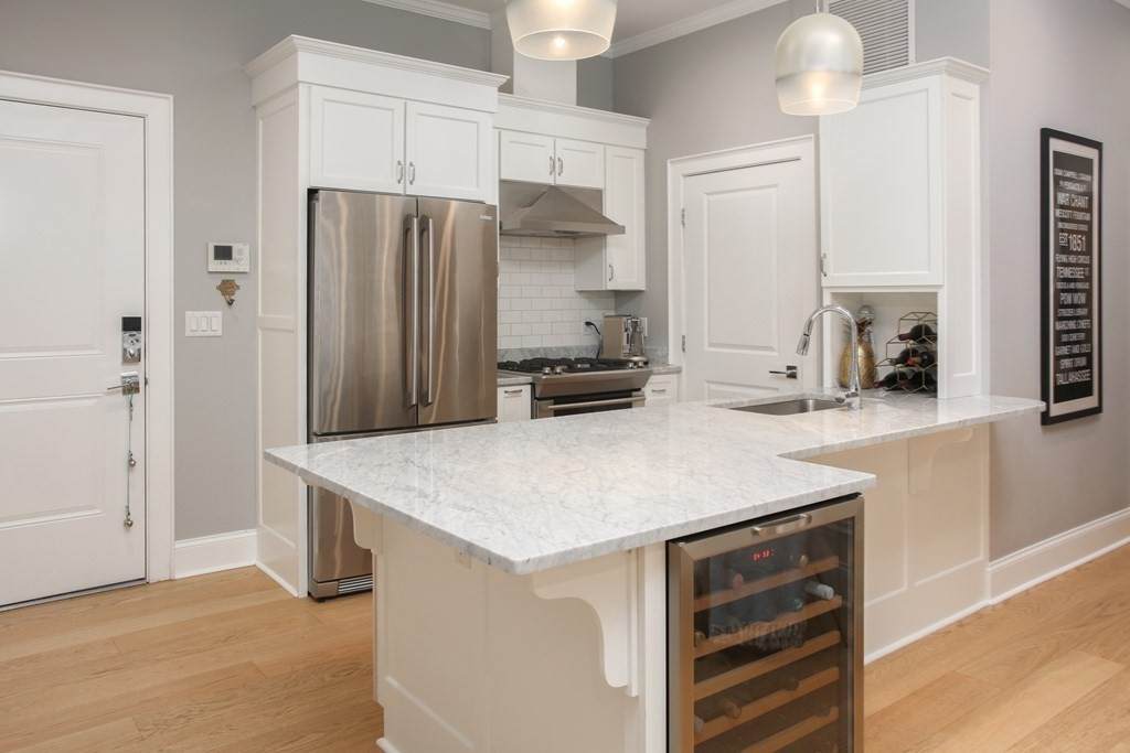 380 Bunker Hill St - Photo 1