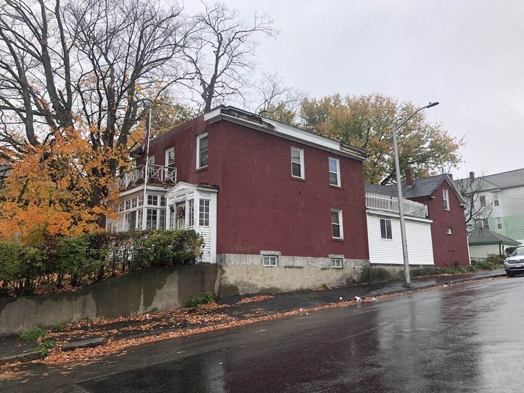 525 Grafton St - Photo 1