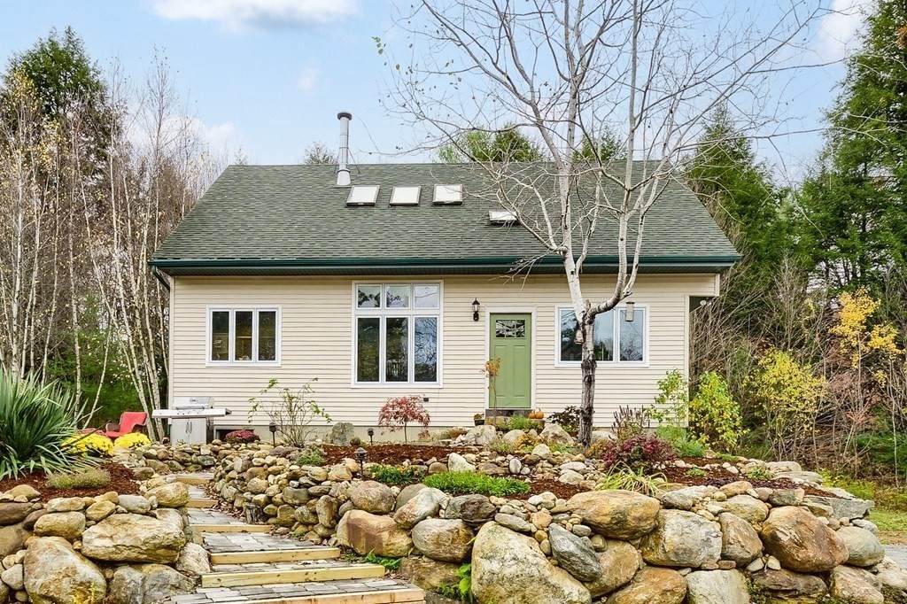 131 South Rd - Photo 1