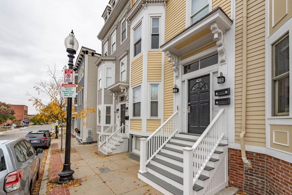 431 Bunker Hill St - Photo 1