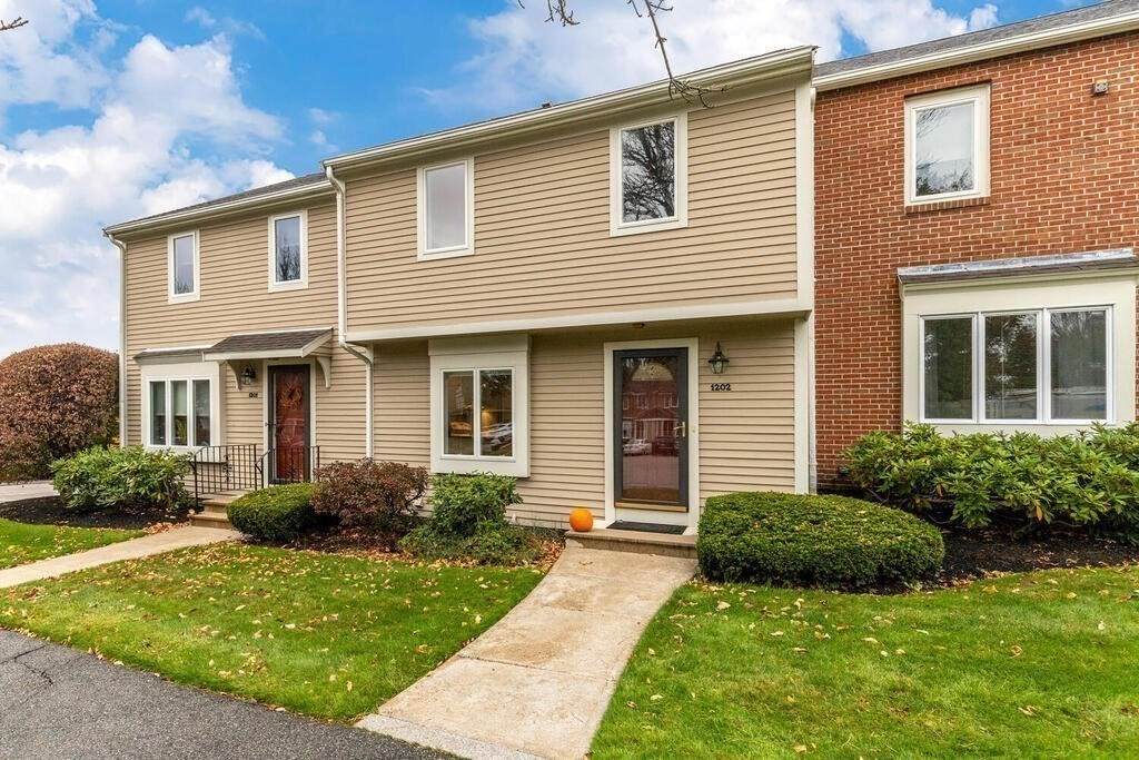 1202 Sheffield Way - Photo 1