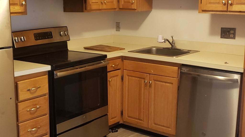 96 Sutherland Rd - Photo 1