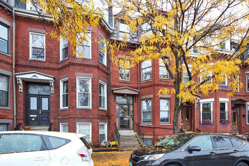 556 E Broadway - Photo 1