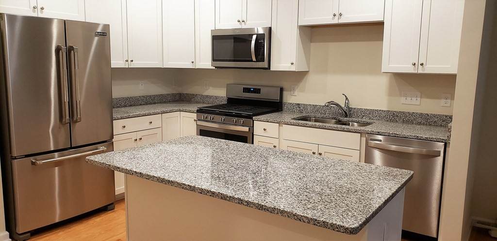 120 University Ave - Photo 1