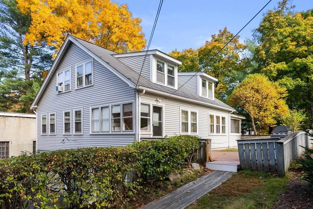 75 Warren Ave - Photo 1