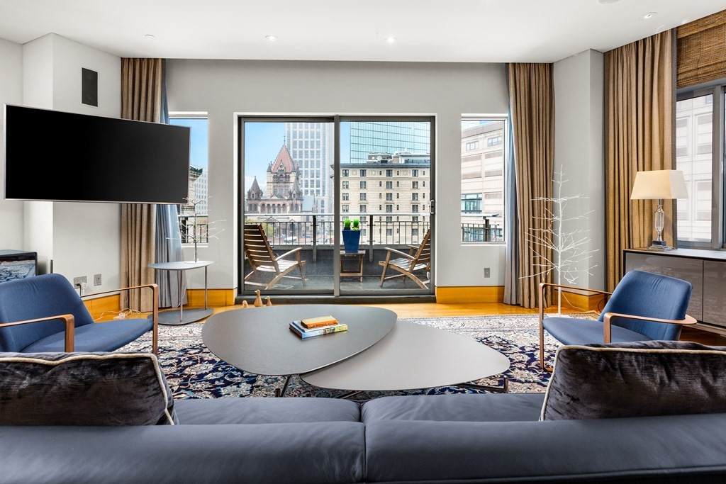 1 Huntington Ave - Photo 1