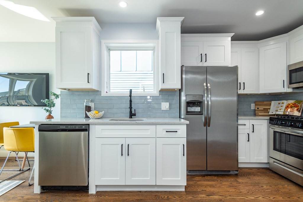 221 Paris Street - Photo 1