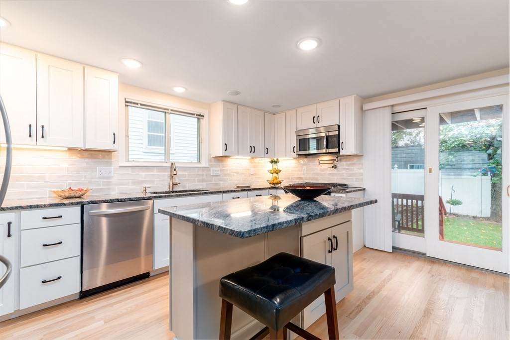 449 Frankfort St - Photo 1