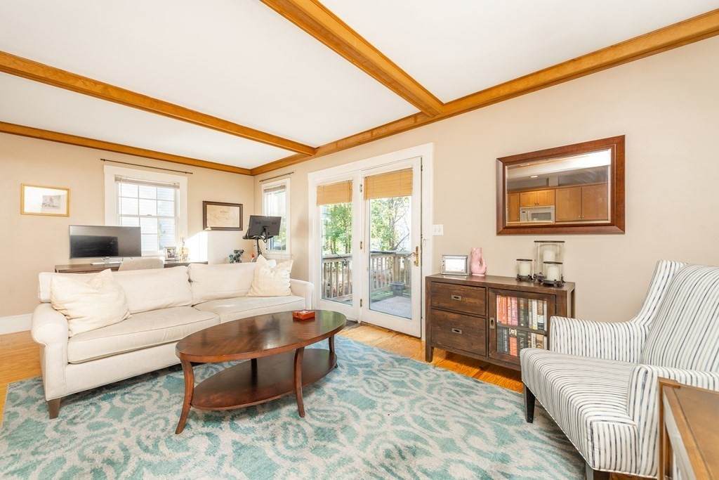 9 Lexington - Photo 1