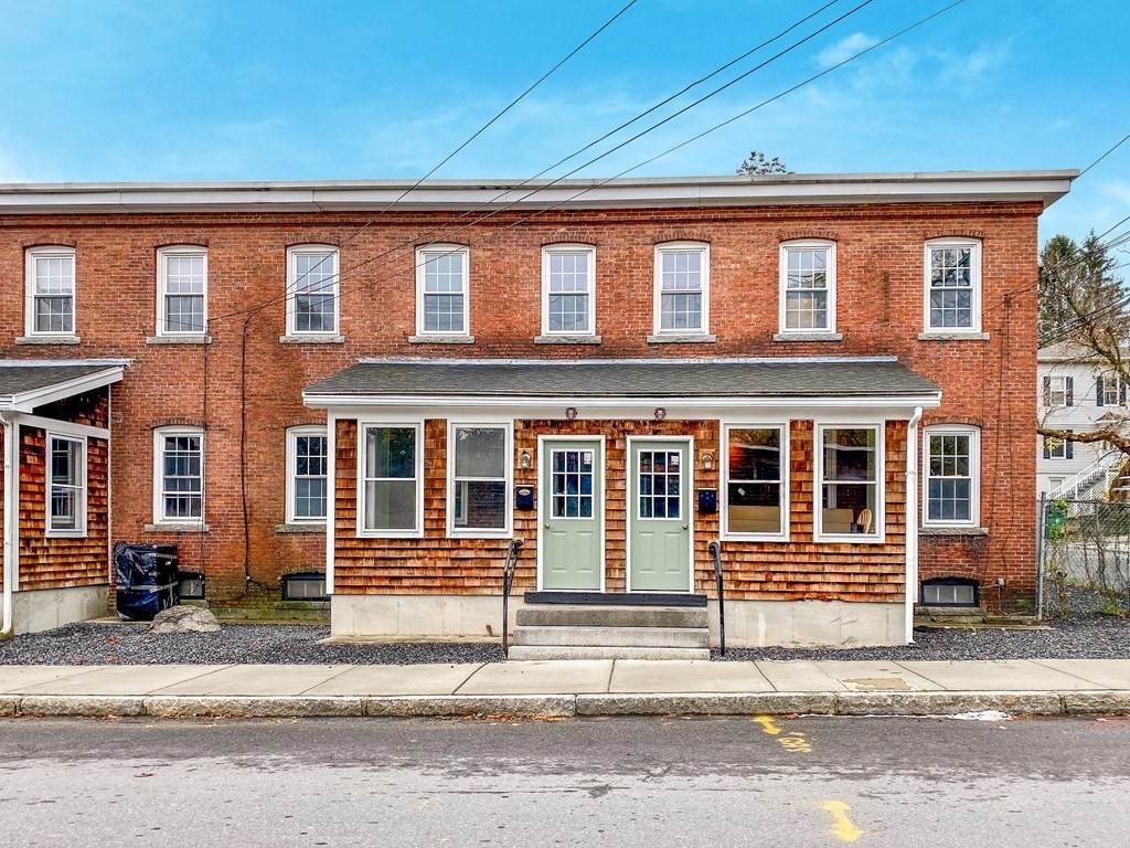 70 Grove St - Photo 1