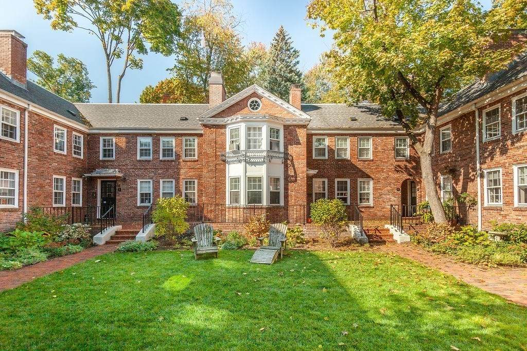 38 Gibson - Photo 1