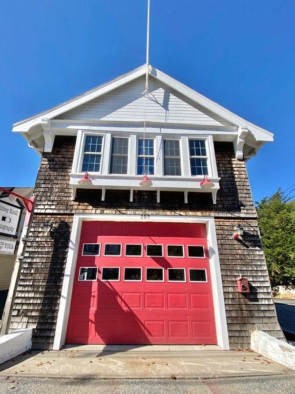 207 Broadway - Photo 1