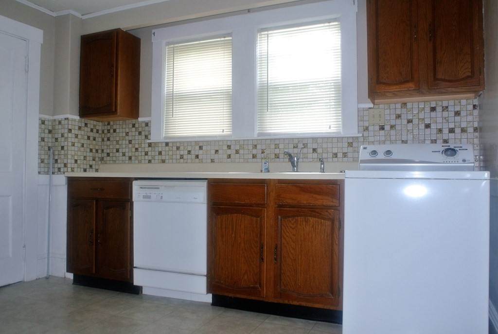 44 Porter St - Photo 1
