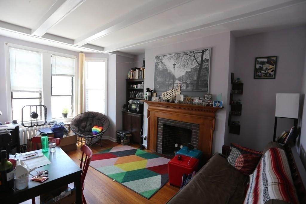 4 Commonwealth Ct - Photo 1