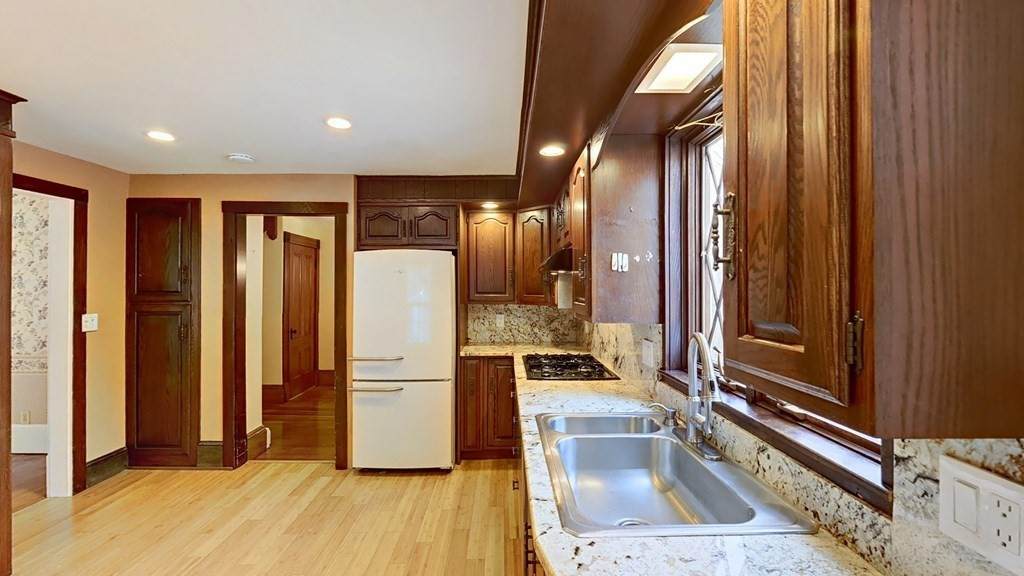 587 Bedford Rd - Photo 1