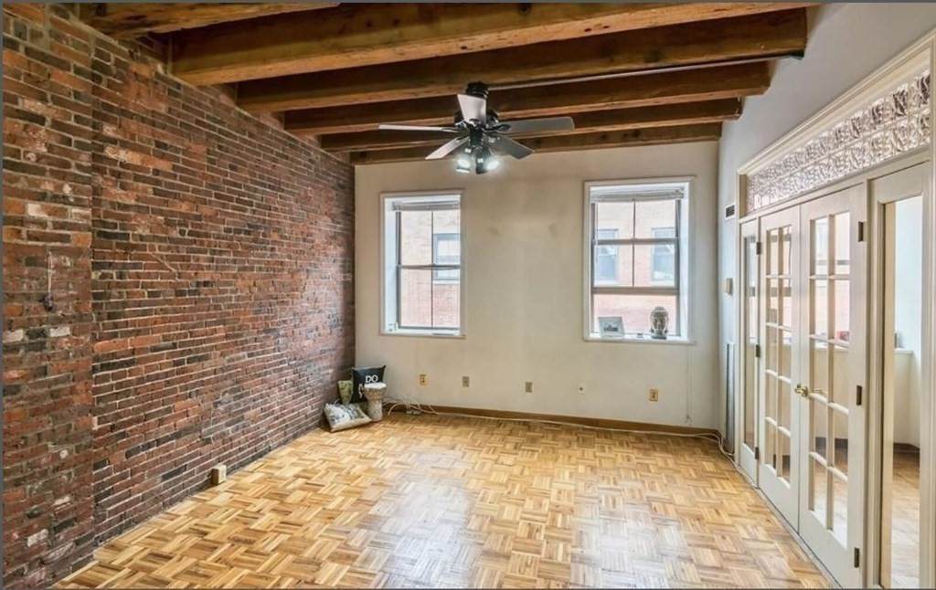 120 Commercial St - Photo 1
