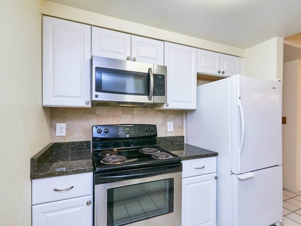 1933 Commonwealth Ave - Photo 1