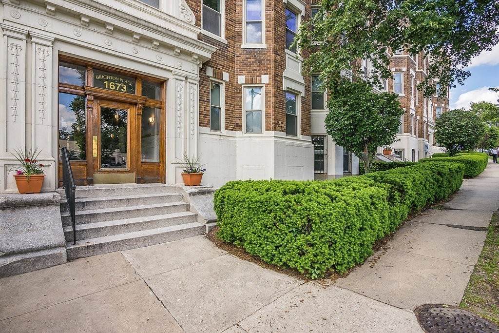 1673 Commonwealth Ave - Photo 1