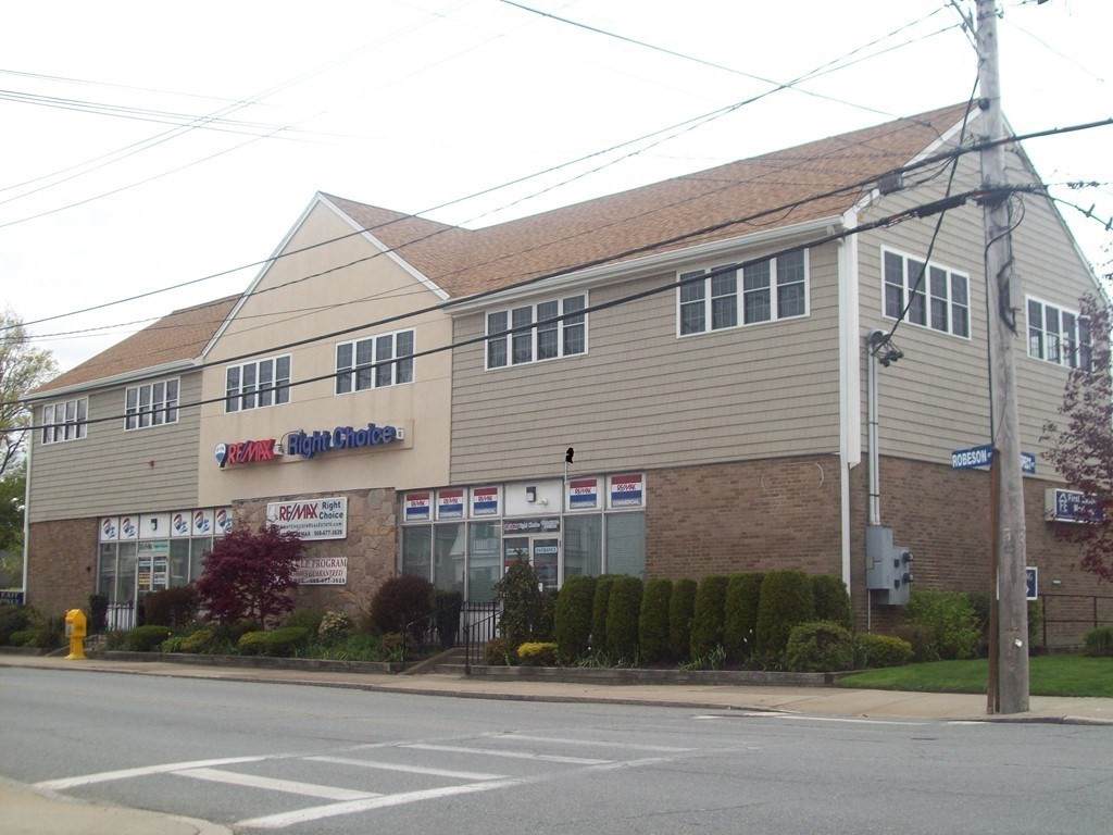 580 Robeson Street - Photo 1