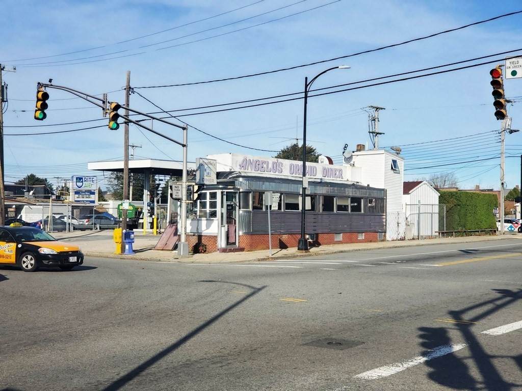 805 Rockdale Ave - Photo 1