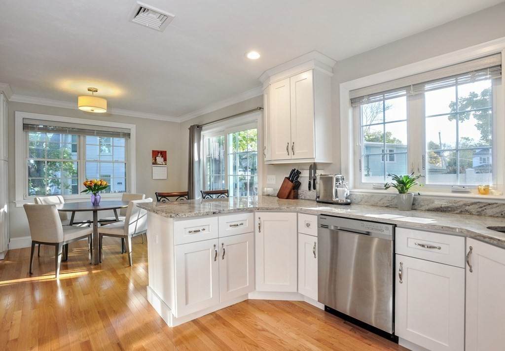 113 Elm St - Photo 1