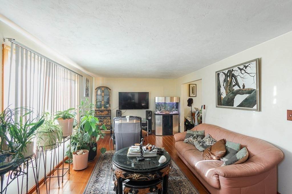 44 Reservoir Street - Photo 1