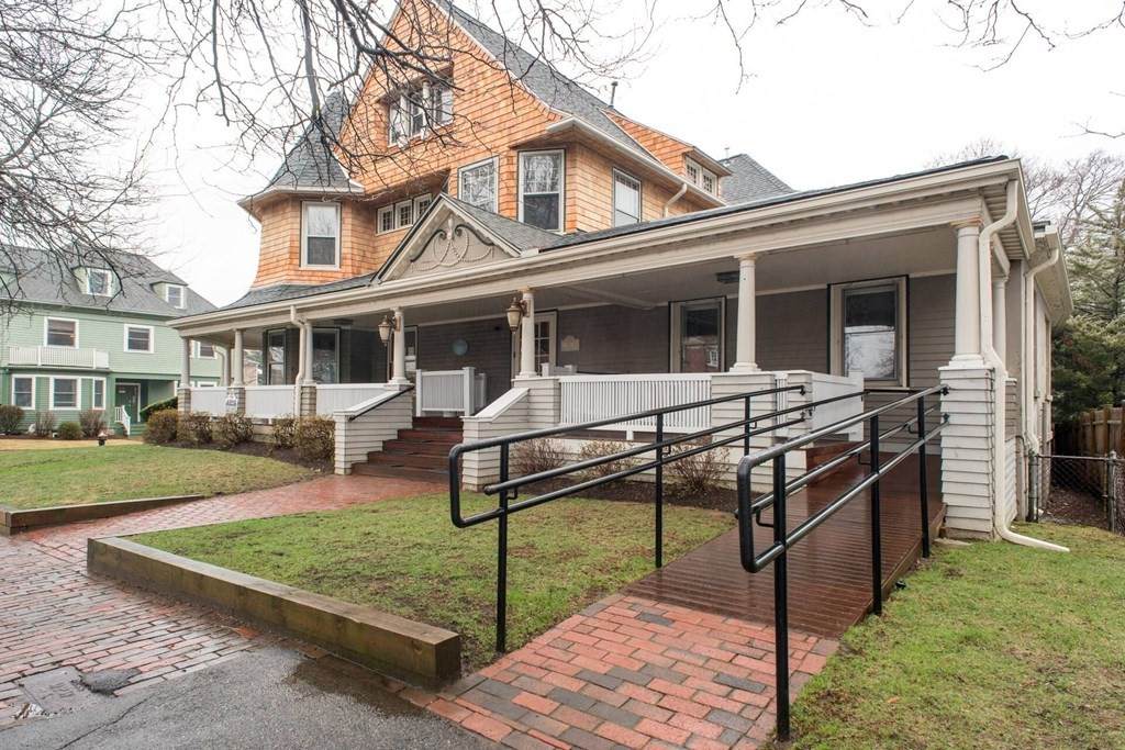 418 Massachusetts Ave - Photo 1