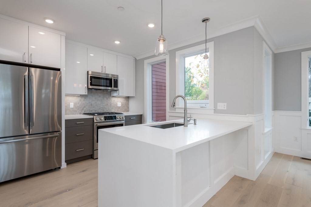 111 Summer St - Photo 1