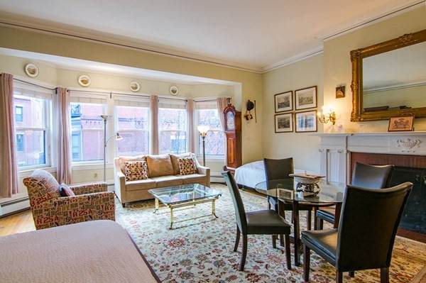 240 Commonwealth Ave - Photo 1