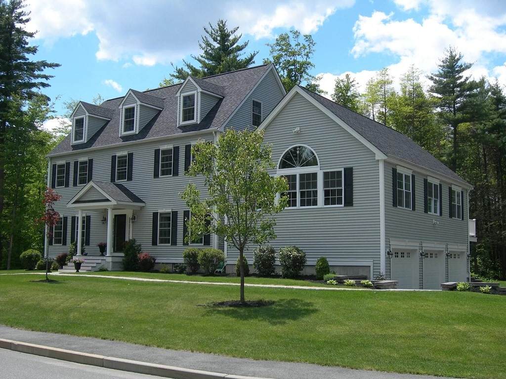 25 Belair Dr - Photo 1
