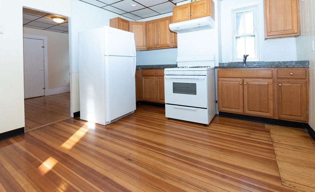 675 Saratoga Street - Photo 1