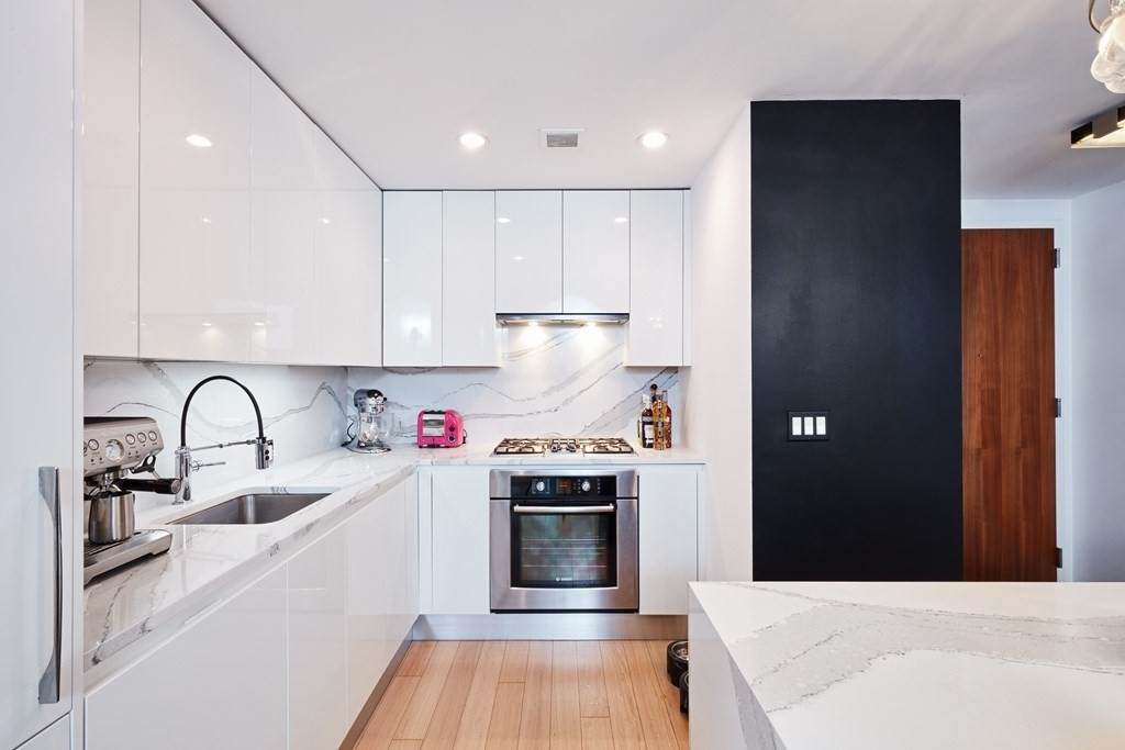580 Washington Street - Photo 1