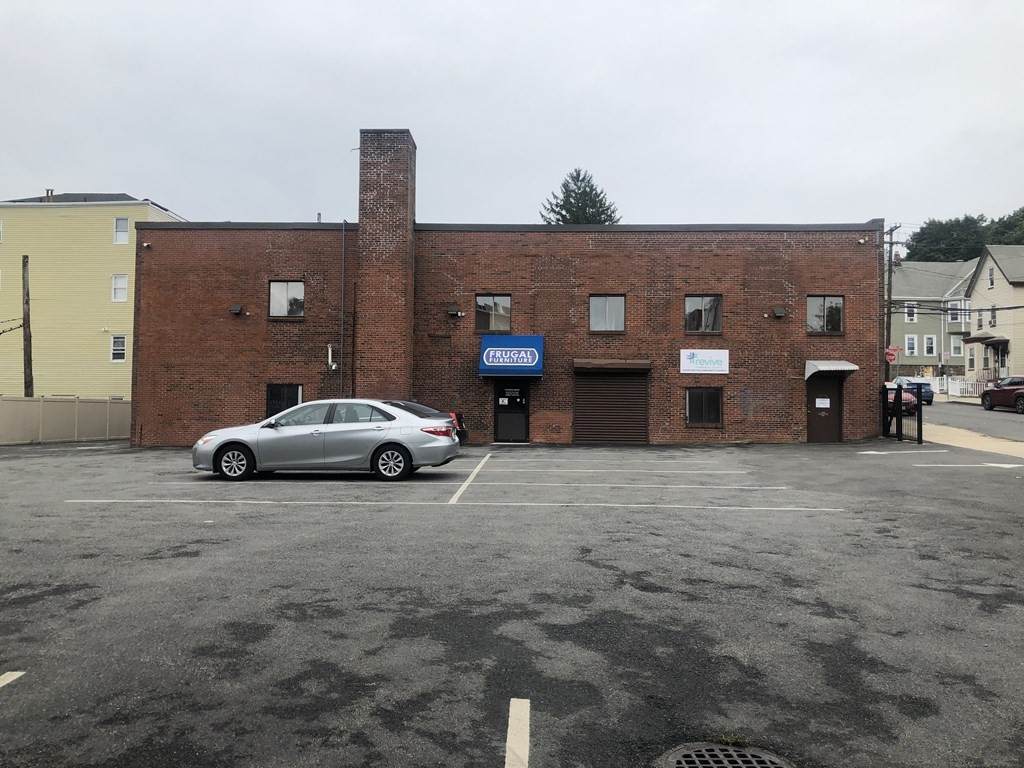 77 Webster Ave - Photo 1