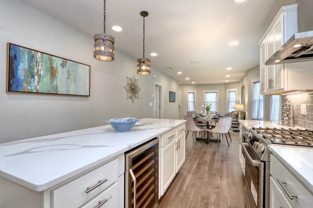 82 Raymond Ave - Photo 1