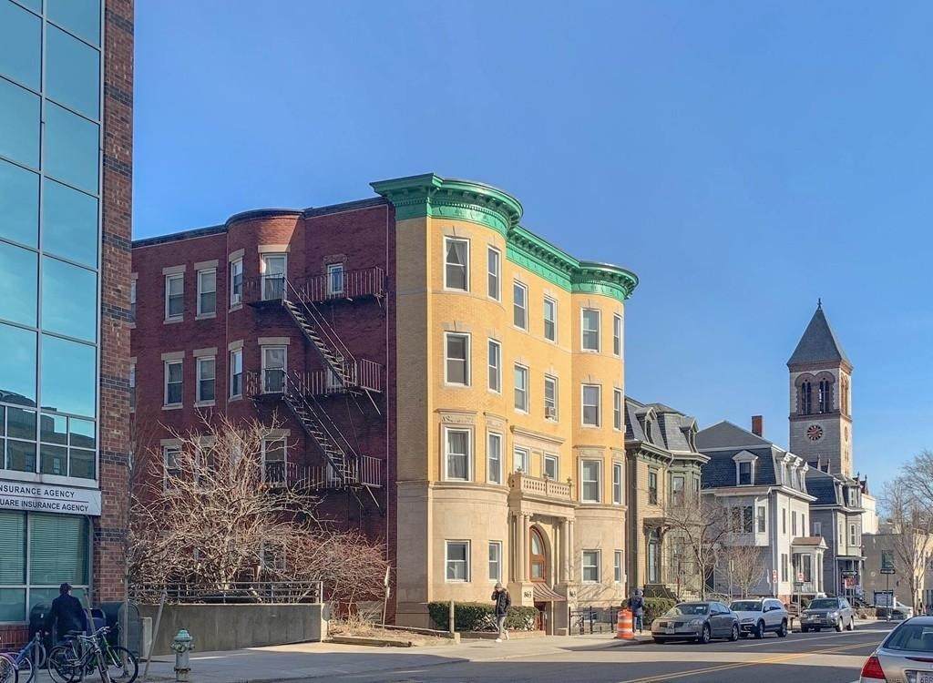863 Massachusetts Ave - Photo 1