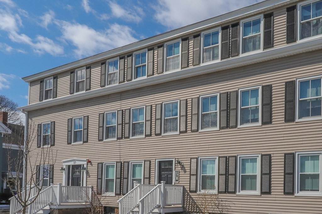 37 Bartlett Street - Photo 1