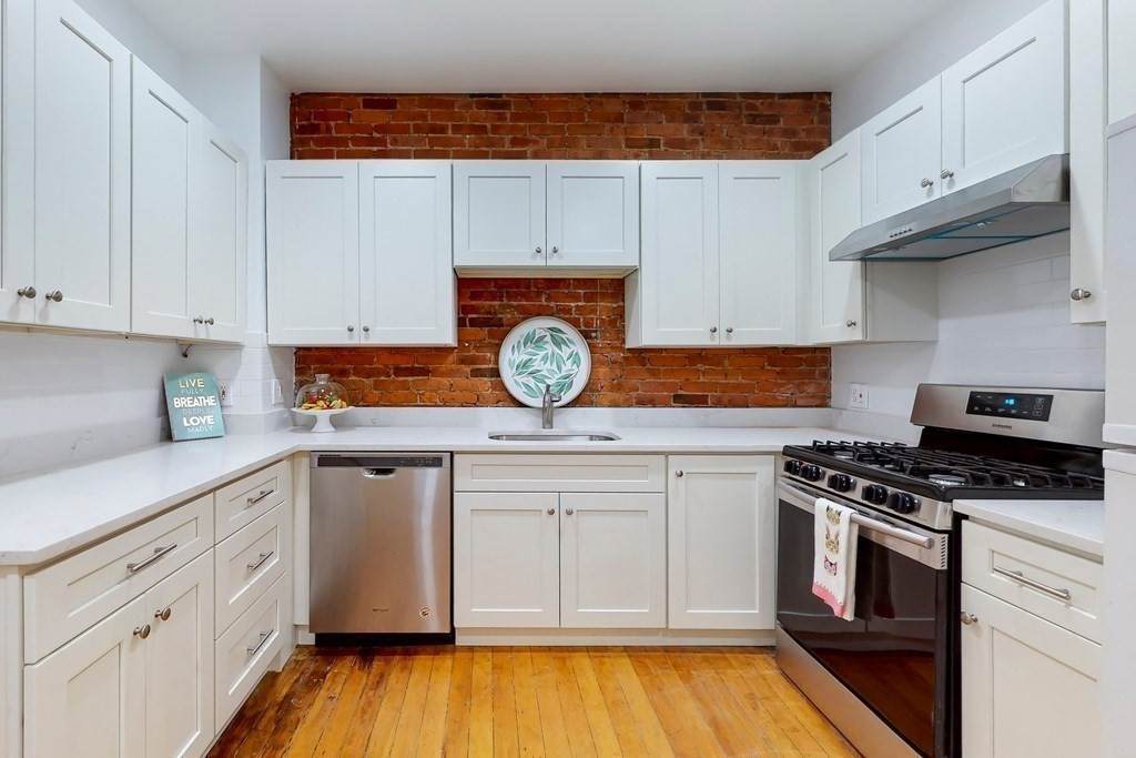 1518 Commonwealth Ave - Photo 1