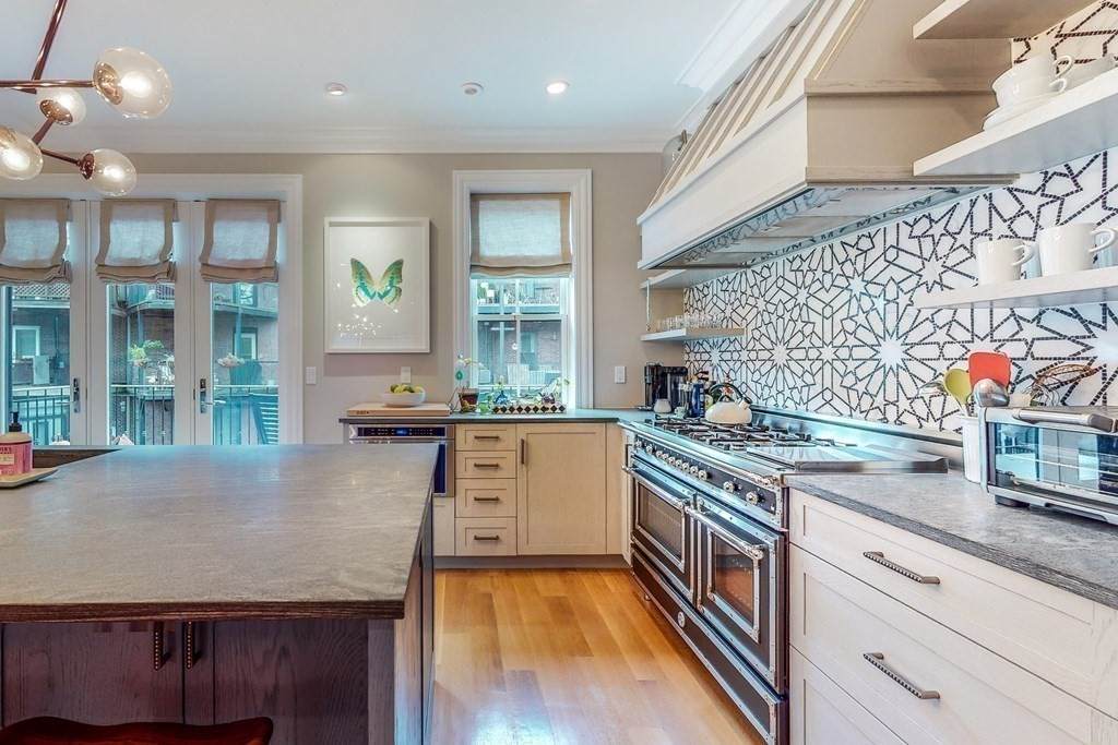 196 W Brookline St - Photo 1