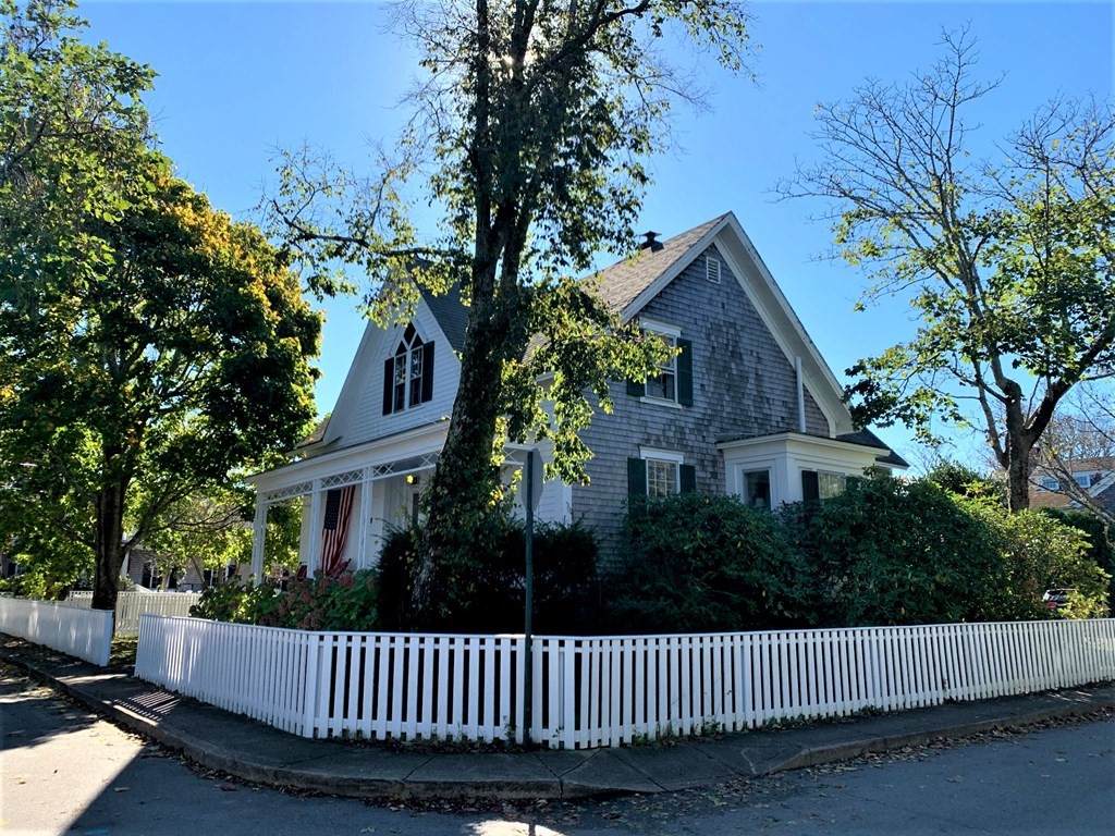 32 Cottage St - Photo 1