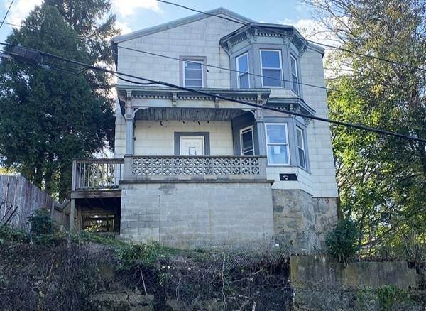 213 Weetamoe St - Photo 1