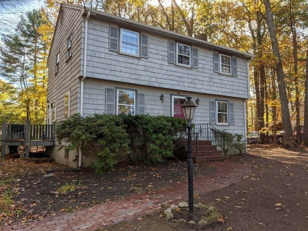 98 Colonial Rd - Photo 1