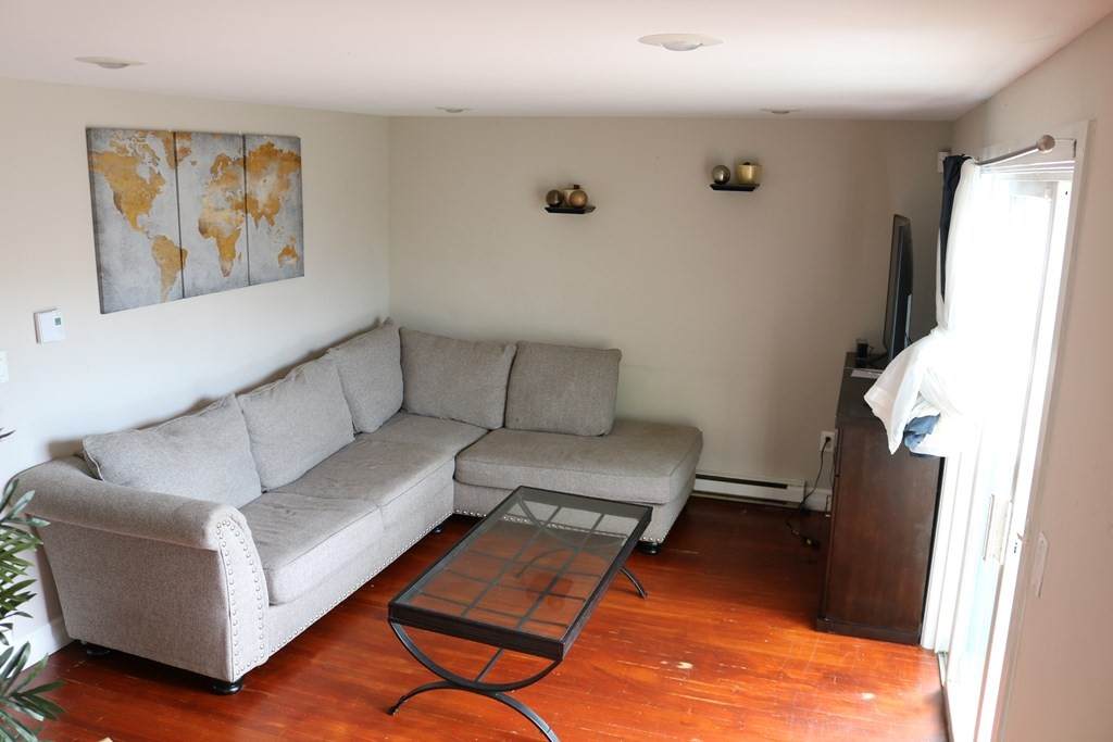 425 Grafton Street - Photo 1