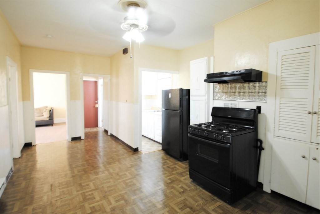 280 Maverick St - Photo 1