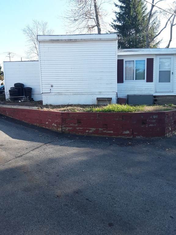 154 Newbury - Photo 1