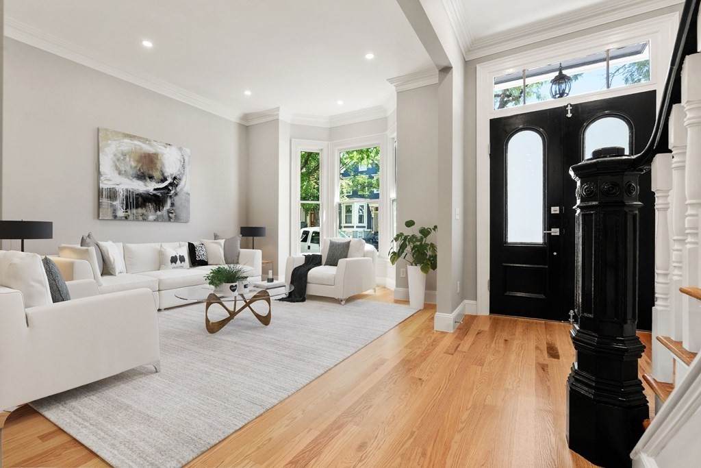 758 E Broadway - Photo 1