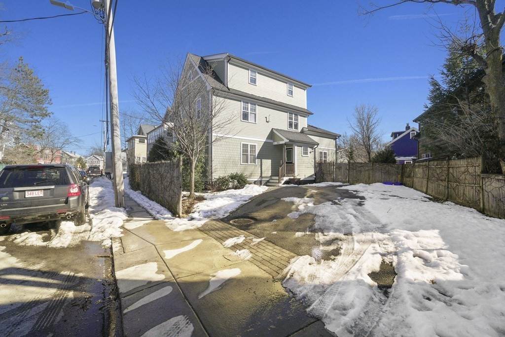150 Vassal Ln - Photo 1