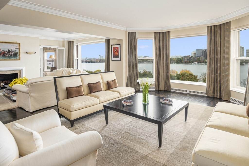 250 Beacon St - Photo 1
