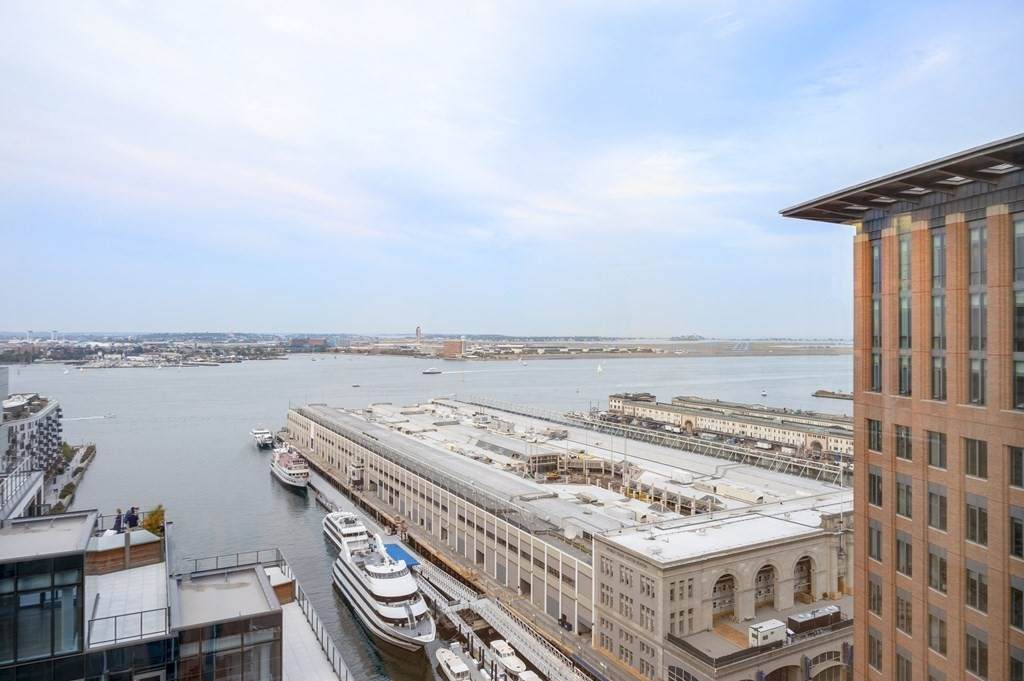 135 Seaport Boulevard - Photo 1