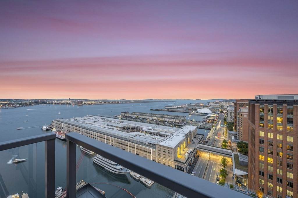 133 Seaport Boulevard - Photo 1