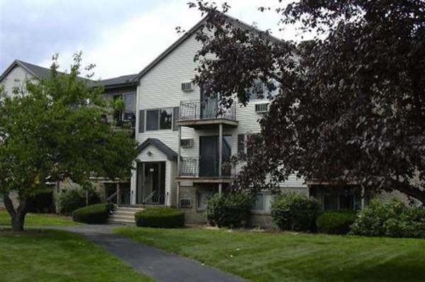 353 Pawtucket Blvd - Photo 1